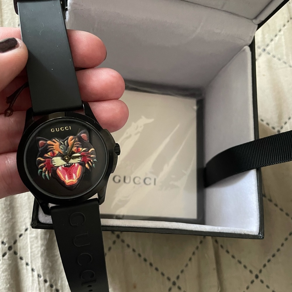 Gucci watch with Tiger face (unisex)